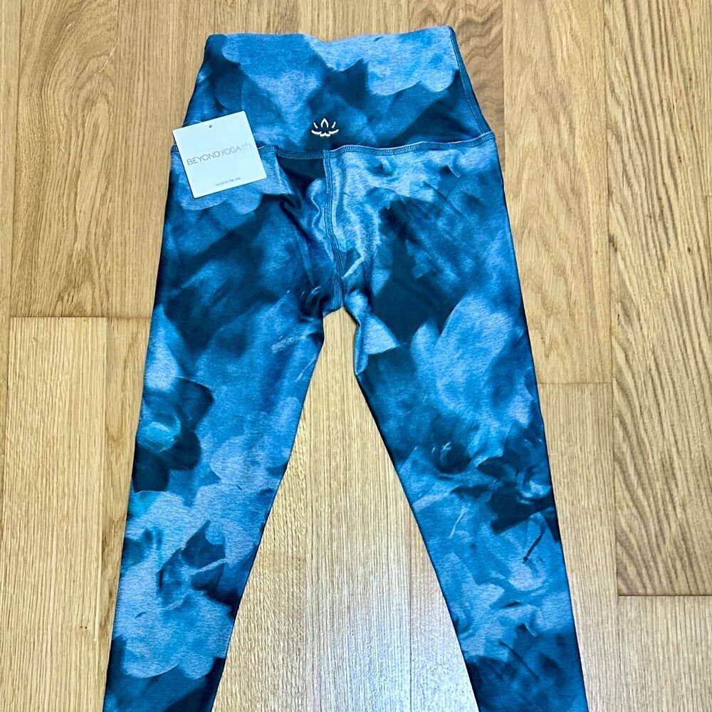 New Beyond Yoga Floral Midi High Waisted Floral Print Blue Leggings Women's XS